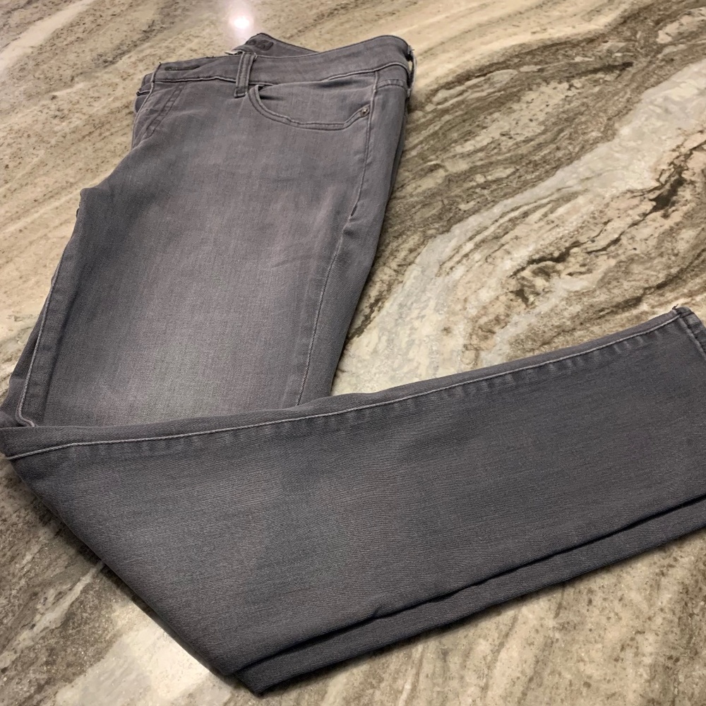DL1961 Florence Instasculp gray jeans Size 30.